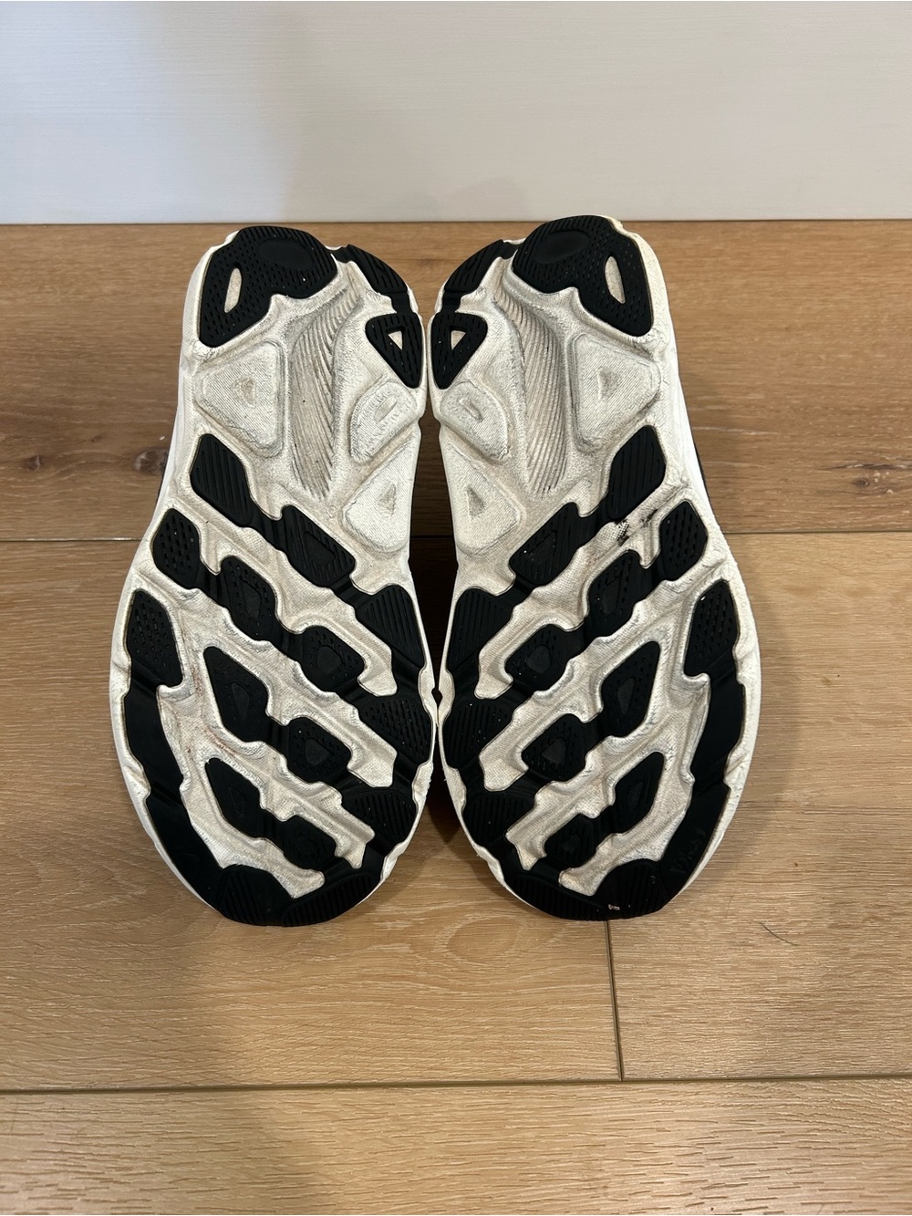 HOKA Women's Clifton 9 - Women’s 7 - Picture 8 of 9